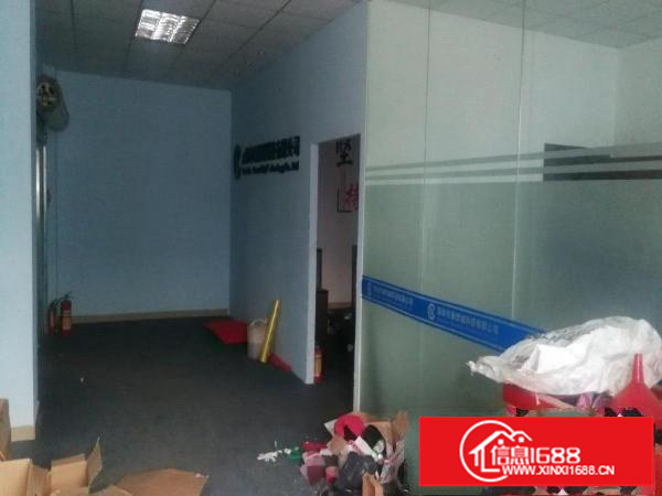 龙岗中心城南联地铁站旁原房东420平方厂房出租！