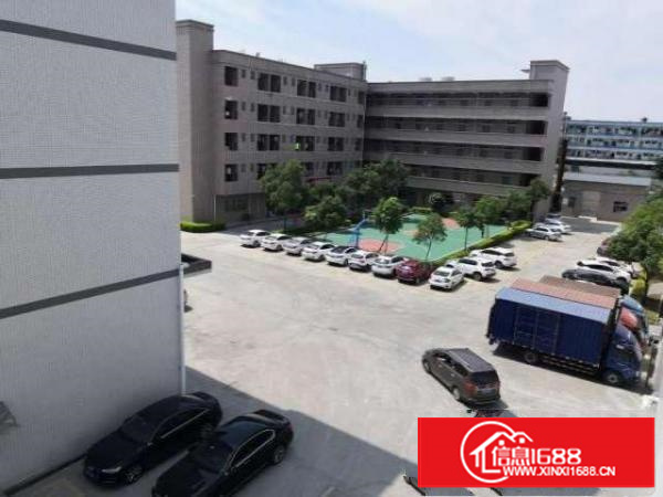 清溪镇新出楼上2400平标准厂房出租，形象好易招工，可办环评