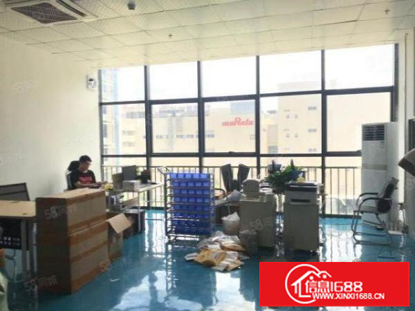 坪山大工业区楼上现成装修厂房出租，带红本3吨货梯