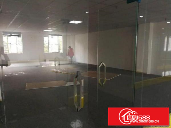 坂田地铁站附近158/200/600平米厂房出租