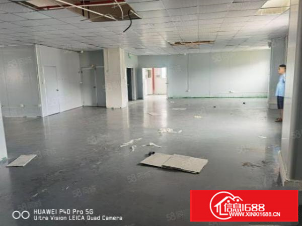 凤岗五联新出楼上豪华装修厂房500平方，水电齐全