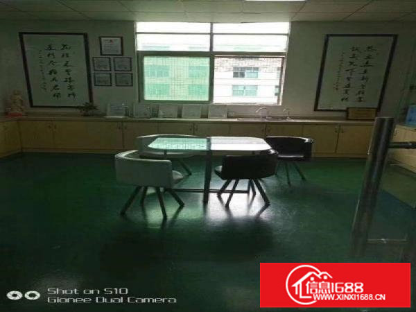 坪低中心村新出楼上带装修厂房1250平米