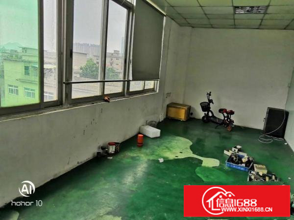 横岗永湖地铁站新出380平方带装修厂房，低价出租