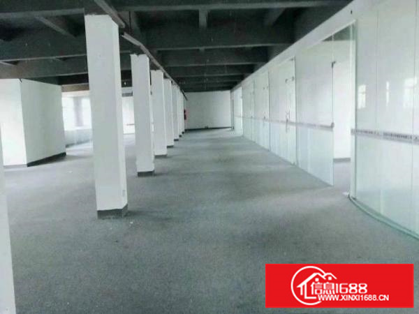 龙岗爱联地铁口新空出全新厂房每层1260平米可分租