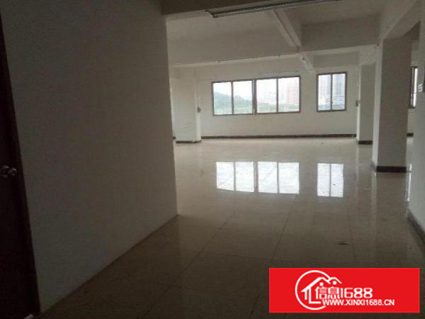 龙岗区嶂背新出楼上400平精装厂房出租