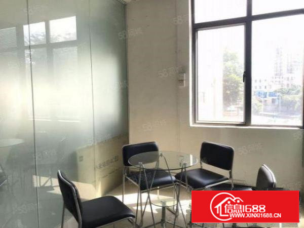 石岩松柏路楼上精装修210平办公室出租，31户型水电到位