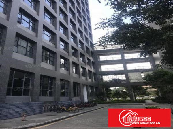 布吉花园式厂房一楼850平方带阁楼出租