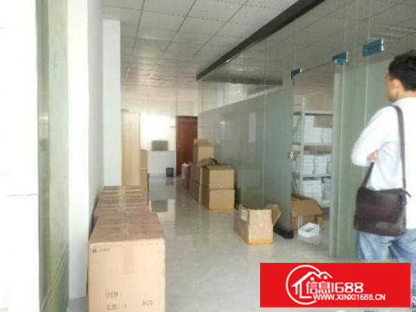 龙岗爱联楼上460平方精装修厂房出租