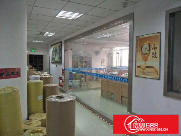 平湖富民工业区楼上900平方厂房出租，大小可分