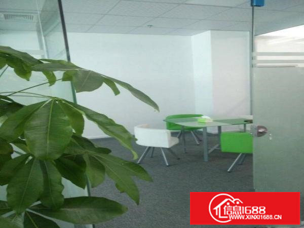 平湖华南城边上工业区楼上168平米带装修出租