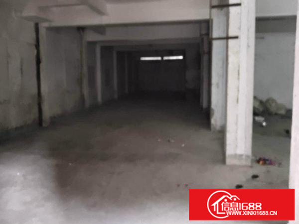 河南岸湖山村一楼300平米厂房出租