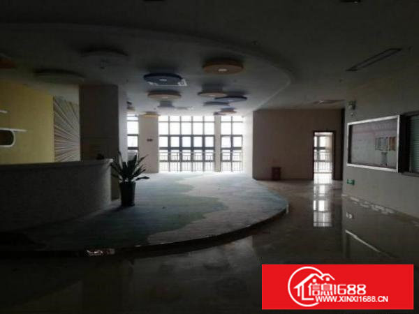 观澜石马径豪华装修厂房楼上2950平出租可分租，现成装修