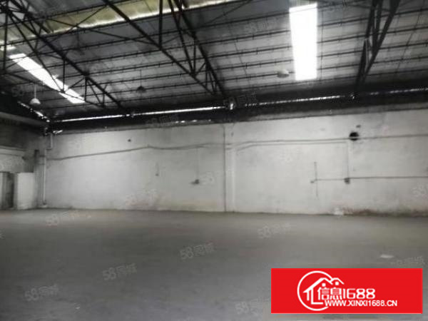 原房东出租1200平方的钢构厂房，交通便利。