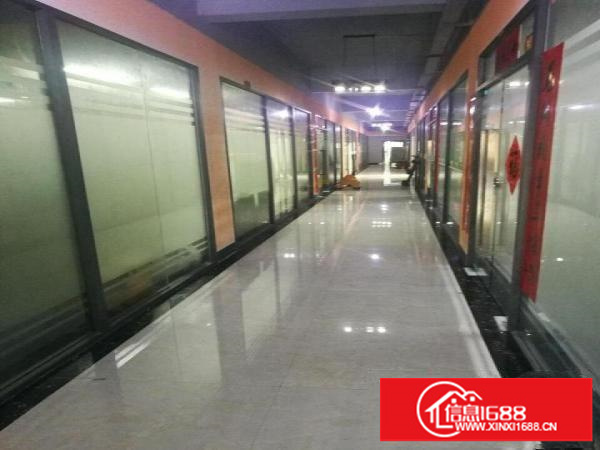 华为附近黄金山带装修138平米出租