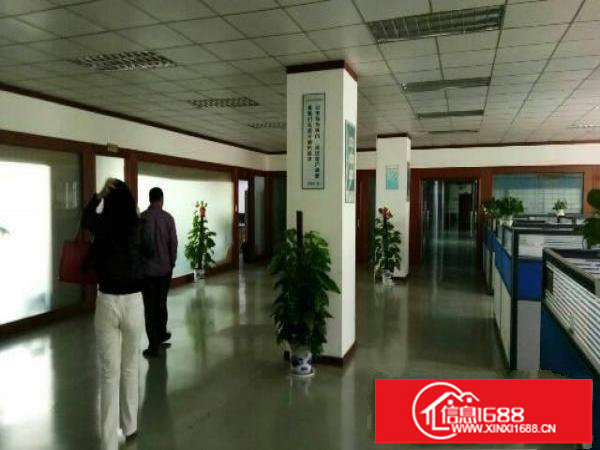 龙岗爱联地铁附近新出2500平带豪华装修厂房出租