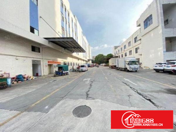 石岩松柏路边新出标准物流仓2350平招租