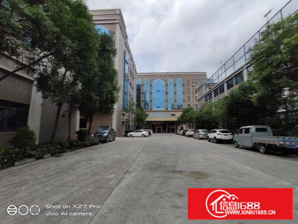 塘厦靠高速标准厂房楼上800平方出租,大空地好招工