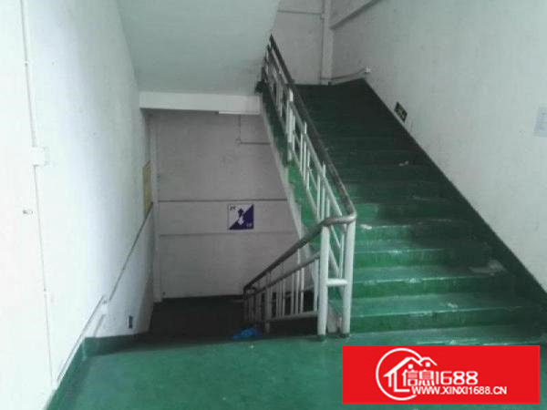 坪山大工业区独栋红本厂房二楼2200平米招租