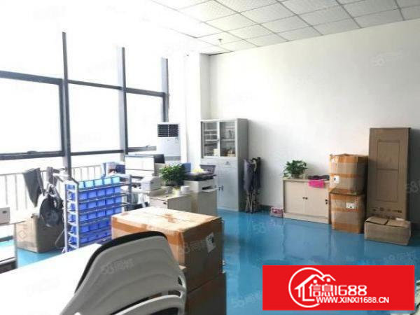 坪山大工业区楼上现成装修厂房出租，带红本3吨货梯