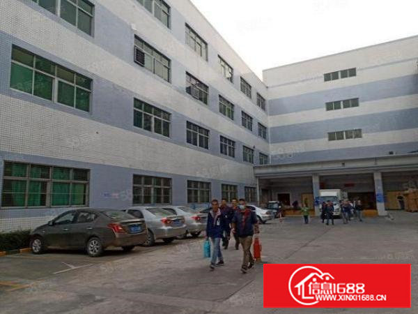塘厦沙湖靠深圳楼上厂房，现成无尘车间1200平，无转让费出租