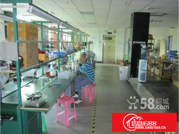 大浪泉新源工业区新出4楼860平带装修厂房招租