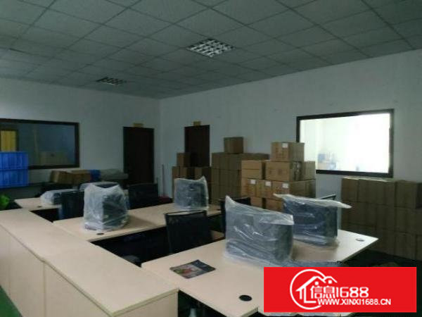 龙岗朱古石爱联工业区，1楼现成地坪漆，2楼豪华办公室。