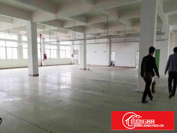 石岩白芒关楼上厂房450平出租，有红本，空地大