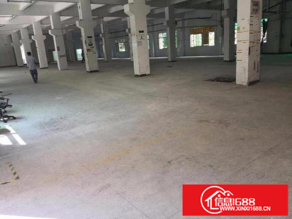 平湖鹅公岭主干道1760平方二楼，5吨电梯，适合小汽车仓库等