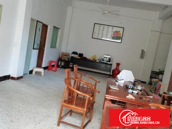 交通方便，有三相电，好停车。周围环境优美