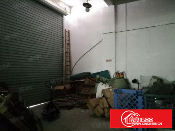 西乡簕竹角，洲石路，一楼带装修680平工业厂房出租，租金33