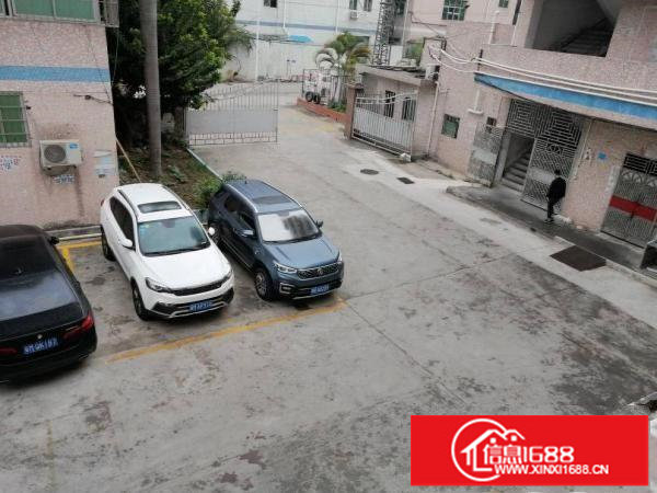 横岗大康新出楼上带精装修800平米出租