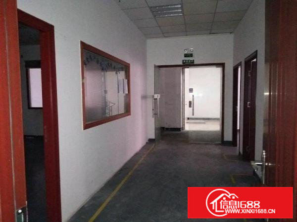 大岭山杨屋新出楼上带装修厂房850平米高速出入口附近！