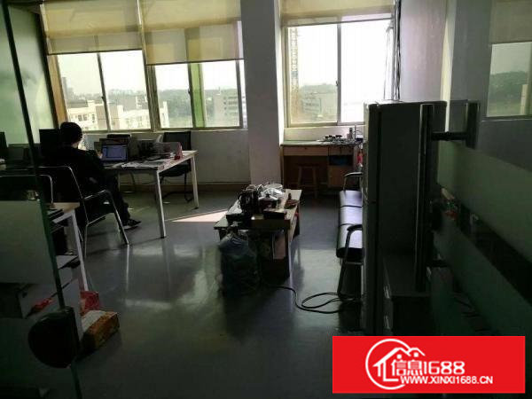 平湖新木新出1楼1500平方厂房急租