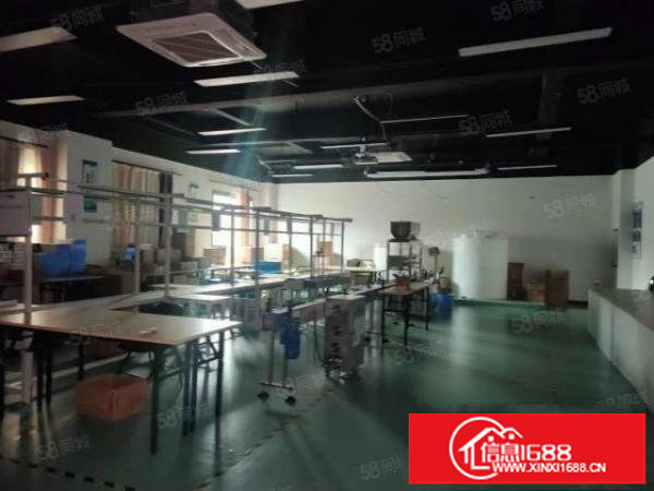 龙华大浪工业园区精装修厂房楼上整层1100平出租，2部电梯