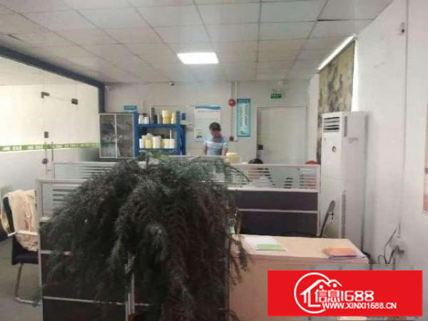 出租龙华区观澜楼上新出带装修厂房600平方，无转让费