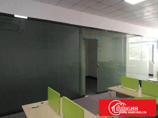 油松全新装办公室320平出租，水电齐全，拎包入租