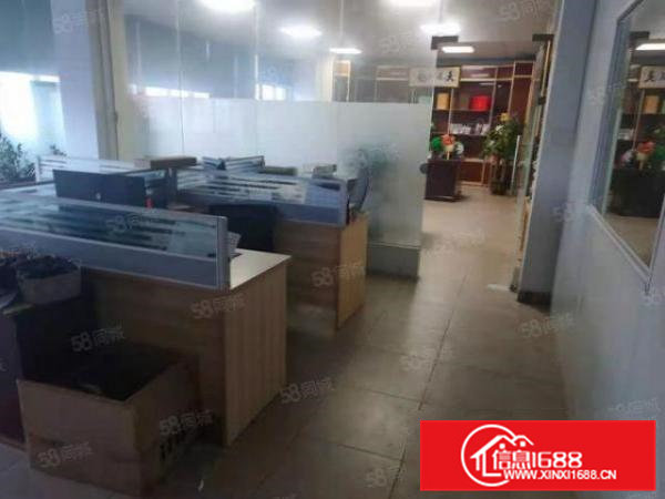 石排标准厂房800方出租，现成水电办公室！位置佳！