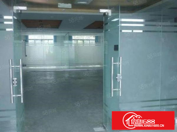 常平独院钢构2100平出租带装修办公室，交通方便形象好