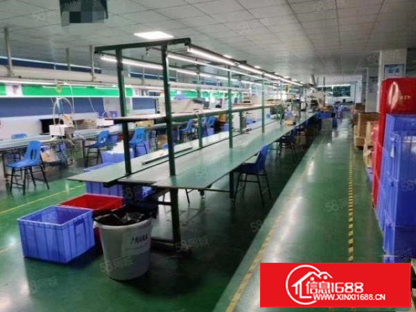 福永汽车站旁新出楼上2100平精装修厂房，好招工，位置好。