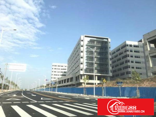 坪地中心村独栋标准一楼1880平