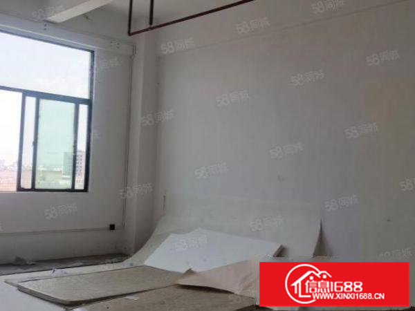 观澜松元新出楼上带办公室装修厂房6003000平，大小可分