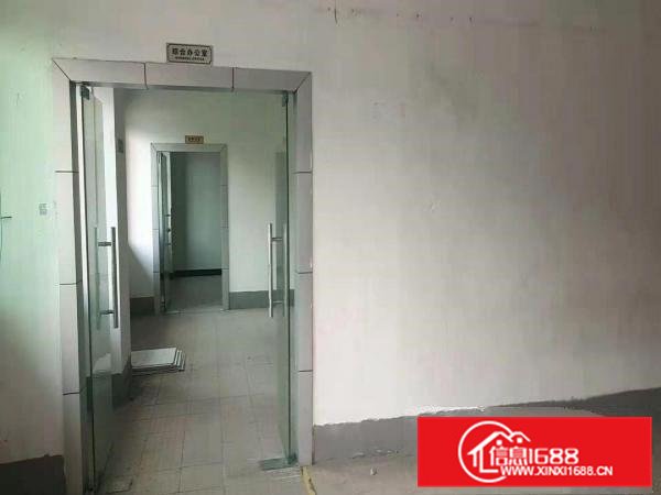 常平桥沥原房东实际面积，一楼500平无基本电费现成办公室2间