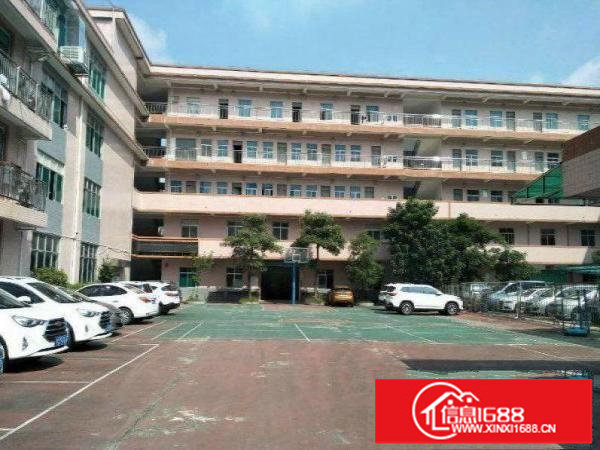 平湖原业主三楼带装修2500平方