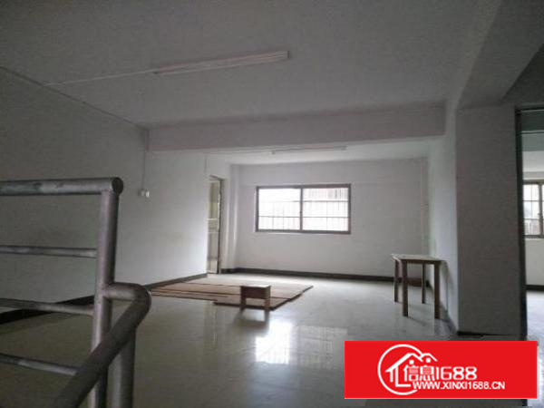 房东直租(双门面):小工厂(仓储)270平方石排水贝邓屋