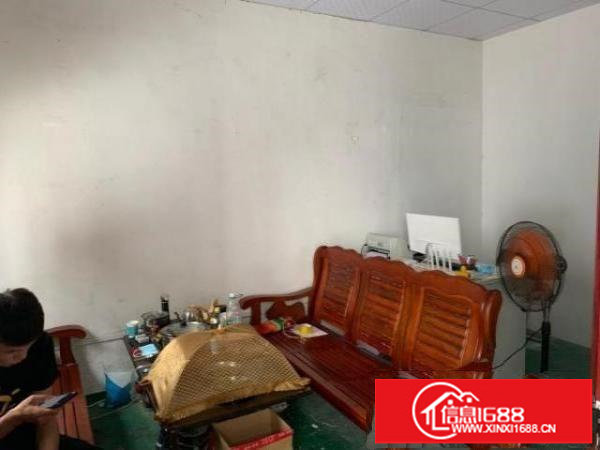 平湖辅城坳新出一楼小面积厂房出租有空地停车