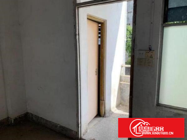 东莞东坑镇宿舍业主直租，干净整洁形象好，价格低，可改商业