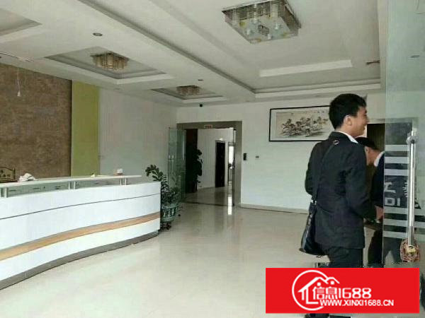 龙岗二楼680平方带装修出租