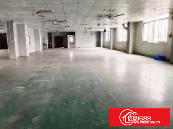 房东分租三楼1250平方送办公室100平宿舍，空地免费用