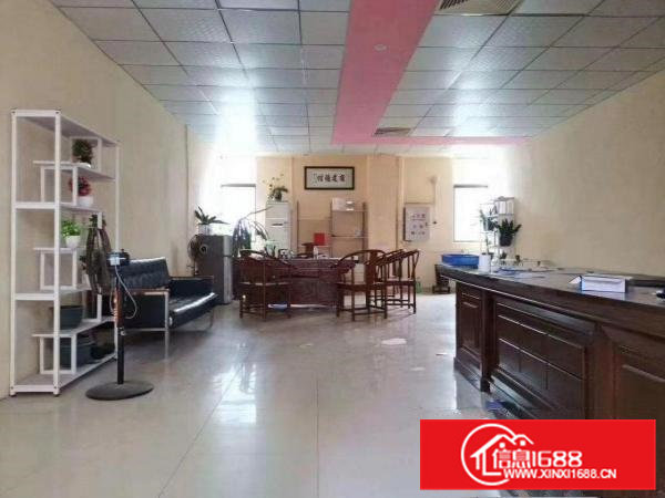 清溪三中三楼厂房面积846平精装办公室主线到车间月底清空。