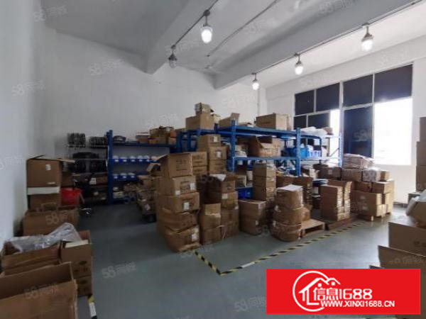 观澜富士康附近花园式工业园楼上650平精装修水电齐全无转让费